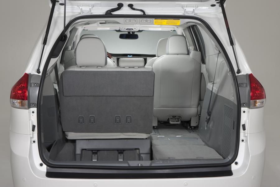  Toyota Sienna SE 2010 года  (фото 6 из 50)